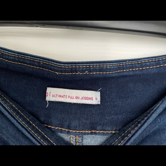 SO pull on skinny jeans - Picture 2 of 3